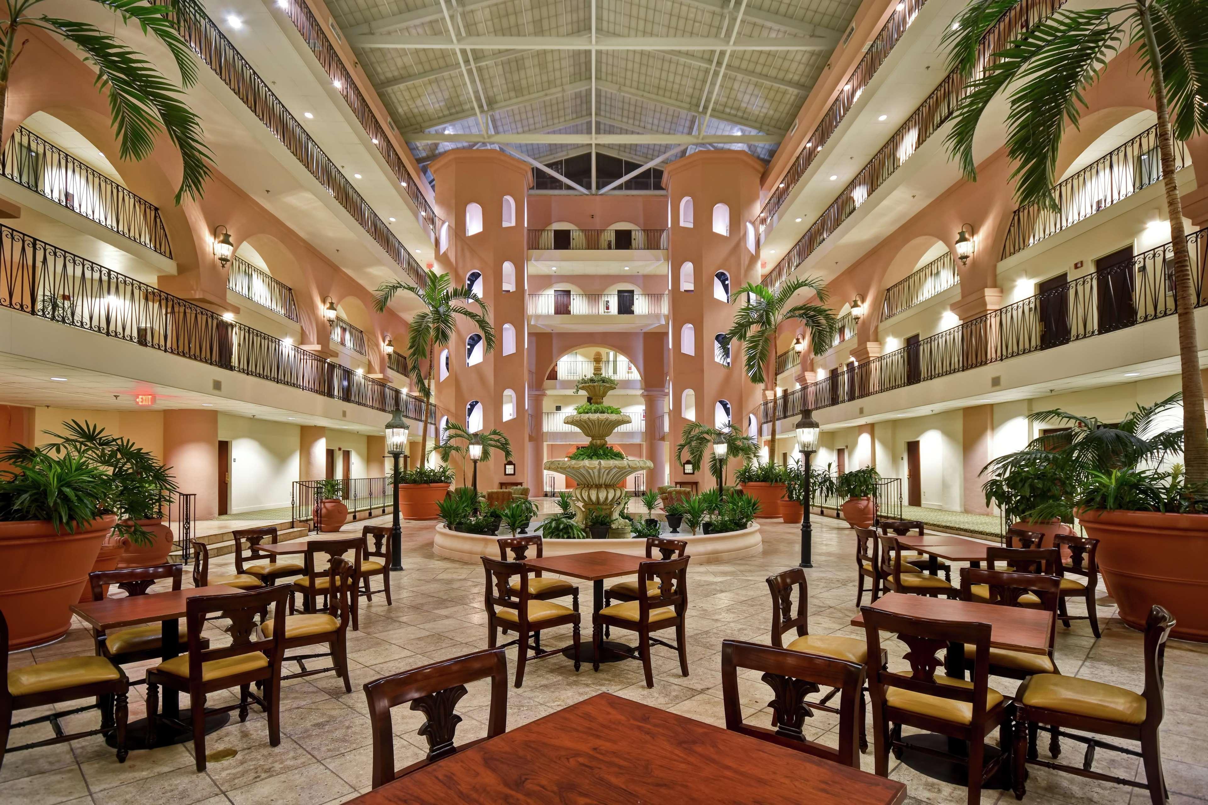 Embassy Suites Charleston - Historic District Buitenkant foto