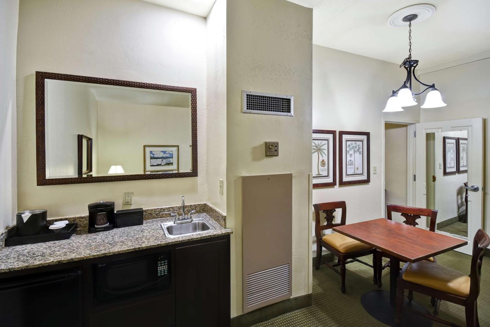 Embassy Suites Charleston - Historic District Buitenkant foto