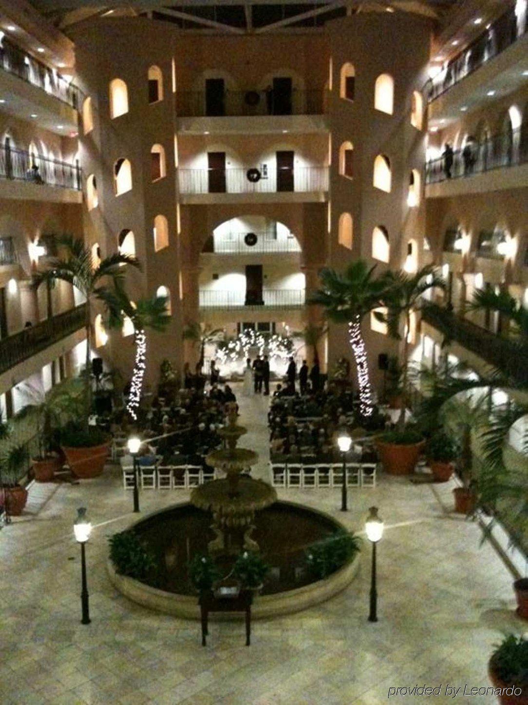 Embassy Suites Charleston - Historic District Interieur foto